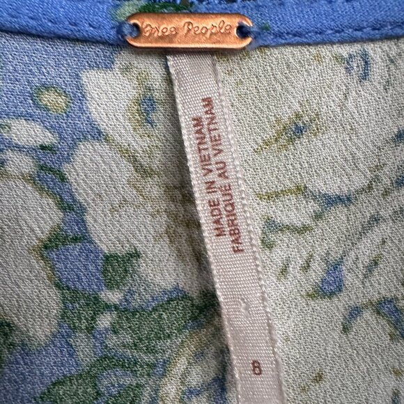 Free People Floral Lace Trim Dress ๐ธ Size 8 Blue Button Front Boho Fit & Flare - Picture 3 of 10